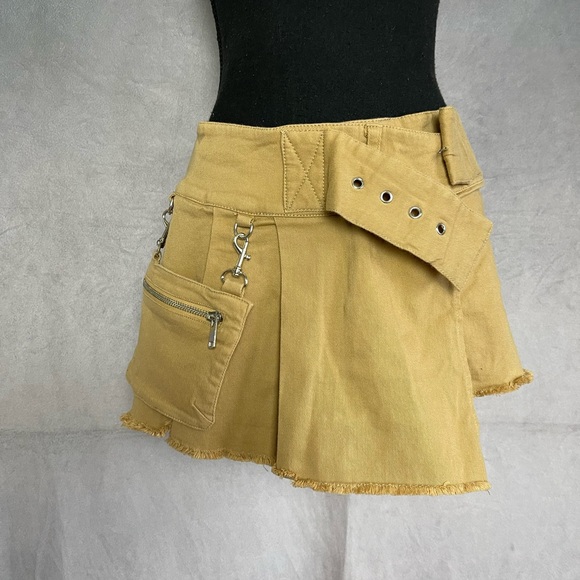 Darker waves khaki mini skort with cargo pocket size small - Picture 1 of 9
